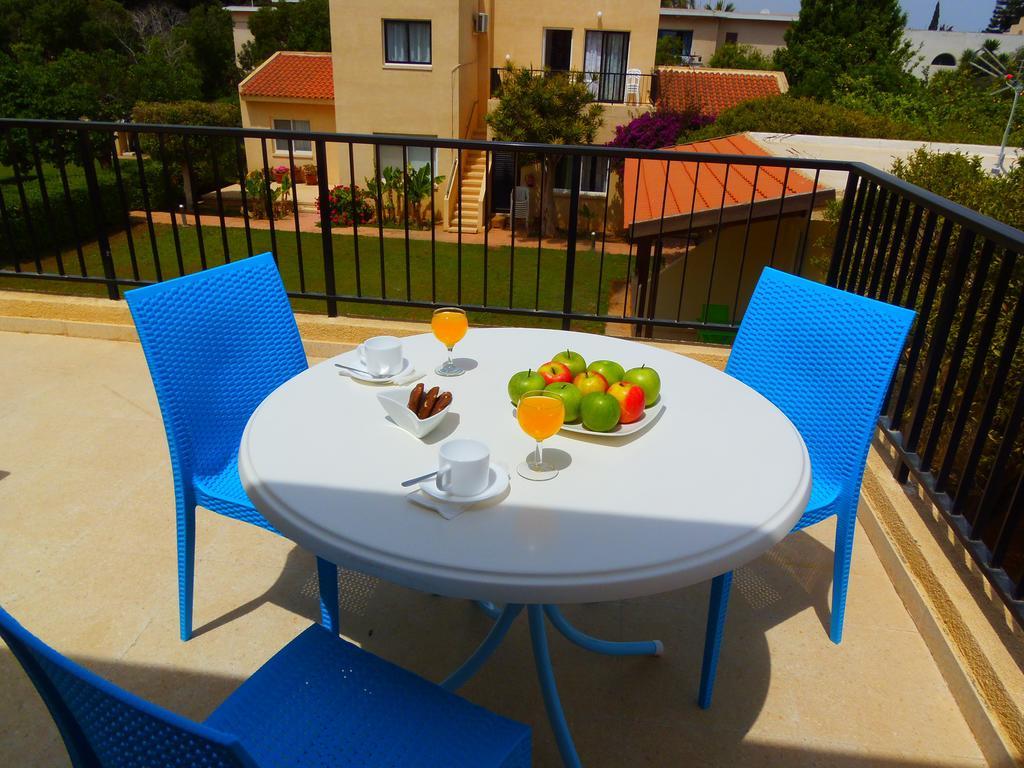 Appartamento Light & Blue Gardens Protaras Esterno foto
